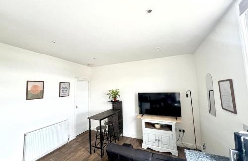Leeds Apartamento | Cozy hotel-style city apartment with free parking