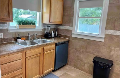 Northside Casa | Cozy House close To Downtown