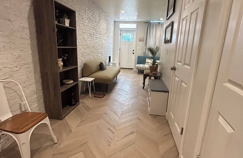 Canton Casa | Cozy house in awesome Baltimore Fells Point with WiFi, AC