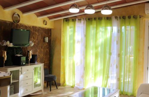 Los Arenales del Sol Casa | Cozy House in Elx + Pool
