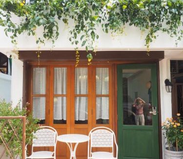 Old City Villa | Cozy House in Middle of Old Town Chiangmai