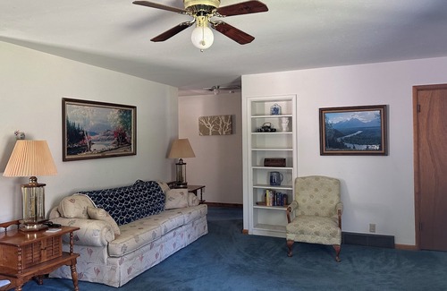 Thompson Falls Casa | Cozy house in Thompson Falls, MT. Minutes from downtown yet country setting.