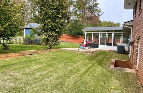 Tucker Casa | Cozy House with a Sunroom!