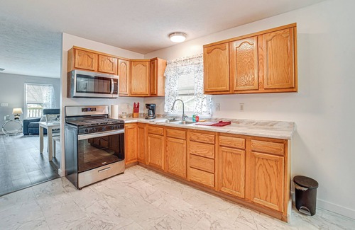 Speer Casa | Cozy Illinois Retreat w/ Home Gym & River Views!