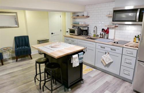 Southeast Apartamento | Cozy Industrial Bijou Studio with parking