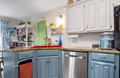 Jenks Casa | Cozy Jenks Cottage,3 Bed 2 Bath,Pergola,Backyard Oasis, Hot Tub Host With Heart