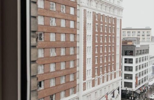 Downtown Portland Apartamento | Cozy King | Elegant Ambiance + Premium Amenities
