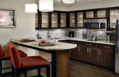 Wichita Falls Apartamento | Cozy King Suite | FREE Breakfast + Laptop-friendly