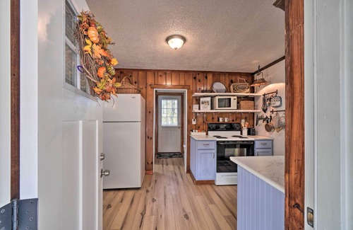 Knoxville Cabina | Cozy Knoxville Getaway ~ 8 Mi to Downtown!