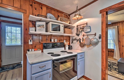 Knoxville Cabina | Cozy Knoxville Getaway ~ 8 Mi to Downtown!