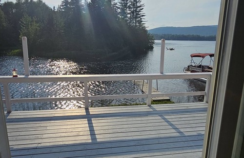 Errol Casa | Cozy Lake Front home for Boating, fishing, winter sports, and gorgeous views,