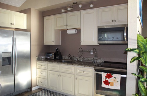 Lucerne Casa | Cozy Lake House in Clearlake