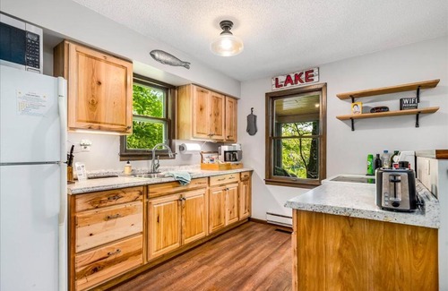 Almelund Casa | Cozy Lake House with Fireplace, Views, Close to Skiing!