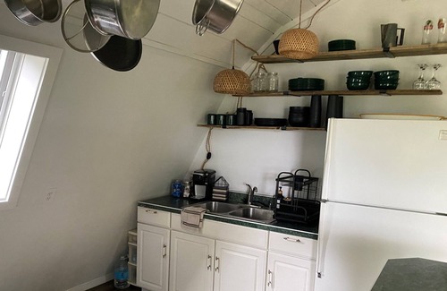 Herron Cabaña | Cozy lake retreat on beautiful McCollum Lake - Pet Friendly!