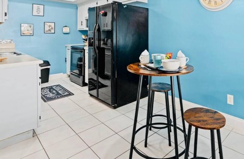 Orlando Casa | Cozy LakeFront Entire House near downtown & parks