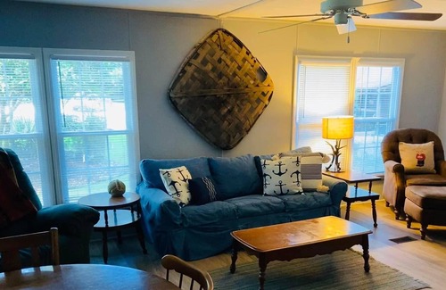 Lincolnton Casa | Cozy Lakefront home & dock at Clark Hill Lake Thurmond.