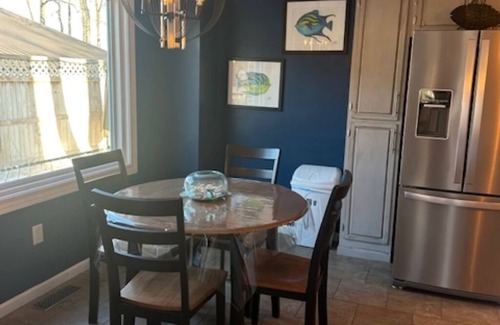 La Porte Casa | Cozy Lakehouse 2 minutes from Pine Lake