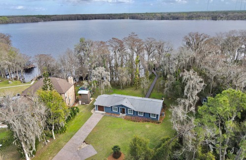 Chuluota Casa | Cozy Lakehouse Gem