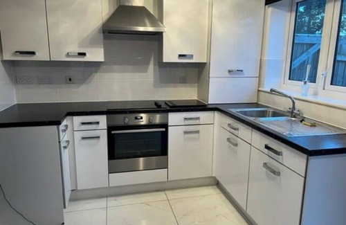Clyst St Mary Casa | Cozy Large 3 Bed Townhouse with Free Parking! M5 exit nearby! Contractors!