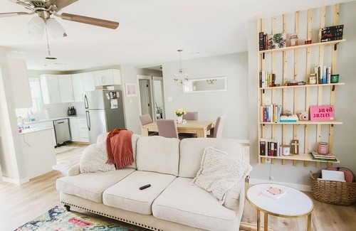Aberdeen Condominio | Cozy Living in Prime Location