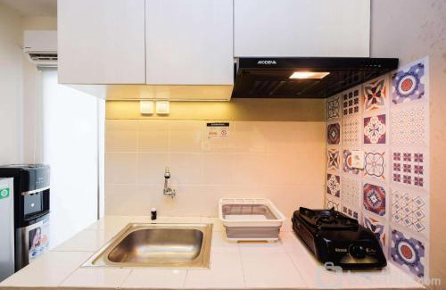 Depok Apartamento | Cozy Living Studio Room at Cinere Resort Apartment By Travelio