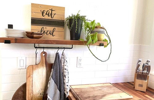 Hayden Casa | Cozy loft on Hayden Lake, near Silverwood, 15m to Coeur d Alene, Private events