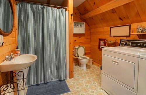 Rome Cabina | Cozy Log Cabin Belgrade Lakes Rome Maine