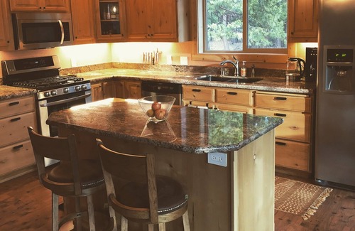 Shingletown Cabina | ¡NUEVO! Acogedora cabaña de madera para llevar cerca del Parque Nacional Lassen