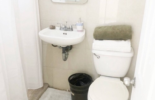 Zamora Apartamento | Cozy & Lovely Studio! w/ DISNEY+, NETFLIX & More!!