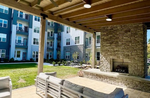 Covington Apartamento | Cozy Luxury Apt design w/pool & Cincinnati view
