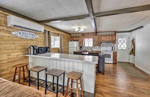 Saint David Cabina | Cozy Maine Lakefront Cabin Rental