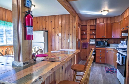New Meadows Casa | Tranquilo y acogedor 3BR McCall Area Home w / 360 Mtn Vistas!