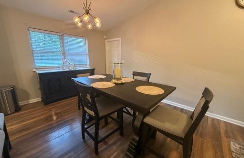 Jeffersonville - Clarksville Casa | Cozy Meets Classy - Modern & Inviting