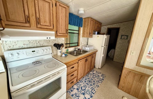 North Fort Myers Casa | Cozy mobile home in charming North Fort Myers with AC, WiFi