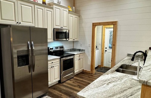 McCaysville Cabina | Cozy Modern Cabin in North Georgia!