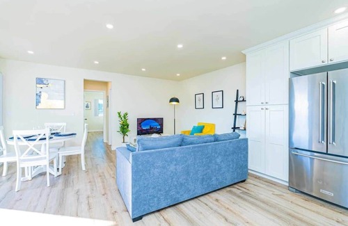Altadena Apartamento | Cozy Modern Escape with Balcony Near LA Hotspots#8