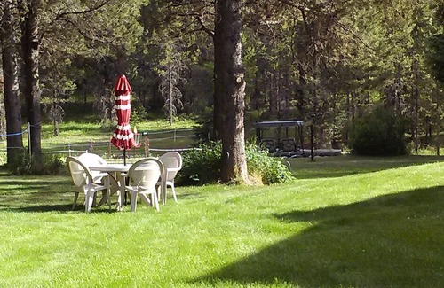 Coram Casa | “Cozy Mountain Home just 5 minutes from Glacier Park”