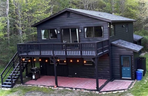 Wilmington Casa | Cozy Mountain House- 50 acres/Trails/Whiteface mnt
