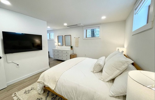 Stratton and Bromley Ski Areas Cabina | Cozy Mountain Retreat 5 min to Skiing & Manchester