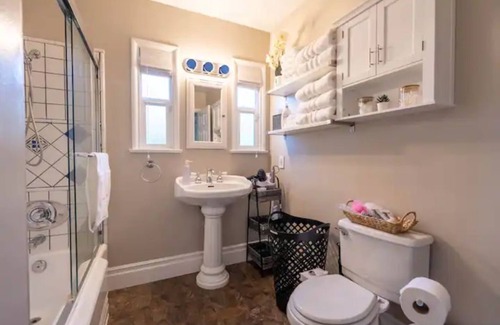 Glendora Casa | Cozy mountain view 3 bed/2bath with 2 king beds!