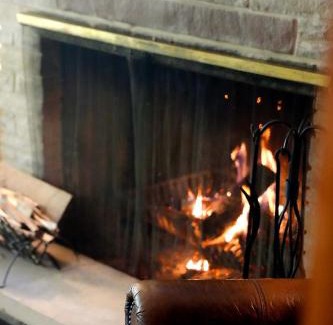 Midway Casa | Cozy Nature Retreat Cabin with Fireplace