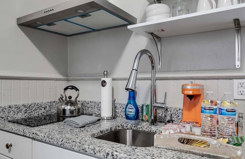 Richmond Condominio | Cozy nest/private porch/museums/free parking