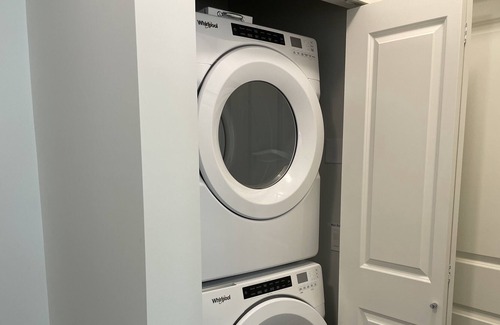 Bradner Apartamento | Cozy Newly Built 1 Bedroom 1 Bathroom Apartment, Free Parking, Long-Term Stays
