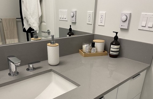 Bradner Apartamento | Cozy Newly Built 1 Bedroom 1 Bathroom Apartment, Free Parking, Long-Term Stays