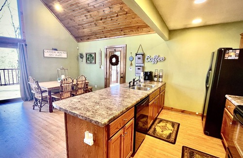 Brownsville Cabina | Cozy Nolin Lakefront Retreat at Mammoth Cave