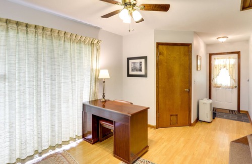 Burnsville Cabina | Cozy North Carolina Getaway w/ Mountain Views!