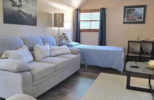 North Tonawanda Apartamento | Cozy North Tonawanda Apt—15 min to Niagara Falls, 25 min to Buffalo Airport