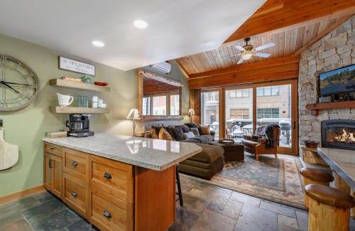 Truckee Apartamento | Cozy Northstar Village Condo Walk to Lifts 2 Full BA Excellent Location