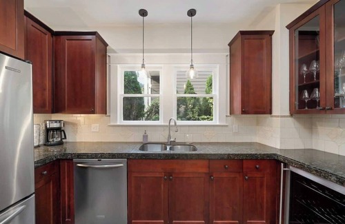 Corbett - Terwilliger - Lair Hill Casa | Cozy Oasis - 5BD Pet-Friendly Home - Arcade