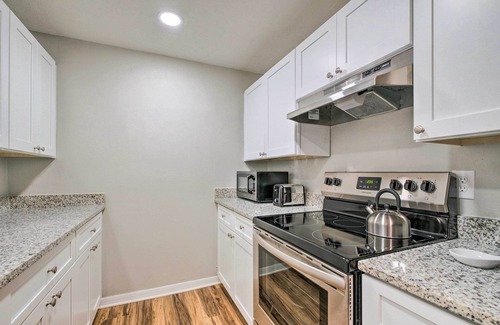 Historic District Casa | Cozy Ocala Home w/ Porch < 1 Mi to Downtown!